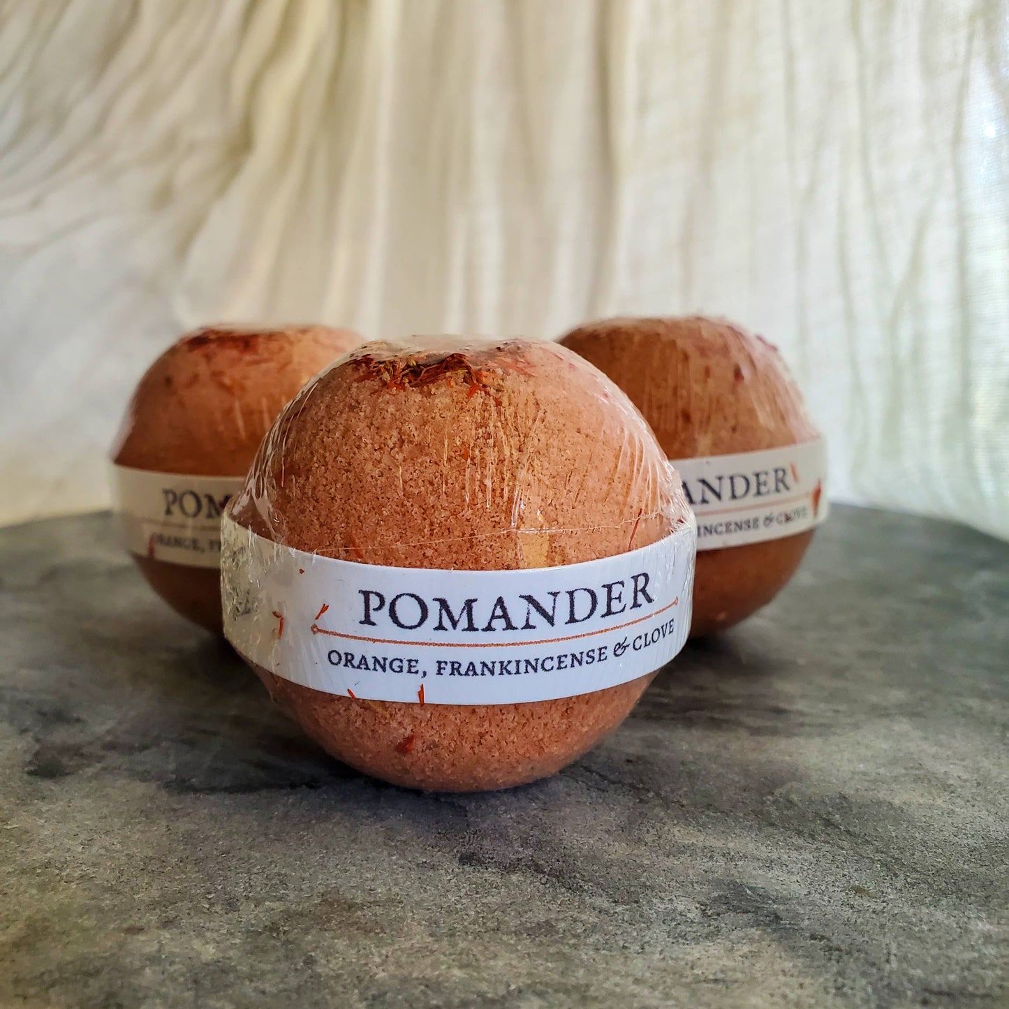 Gnat and Bee I Pomander : Bath Bomb