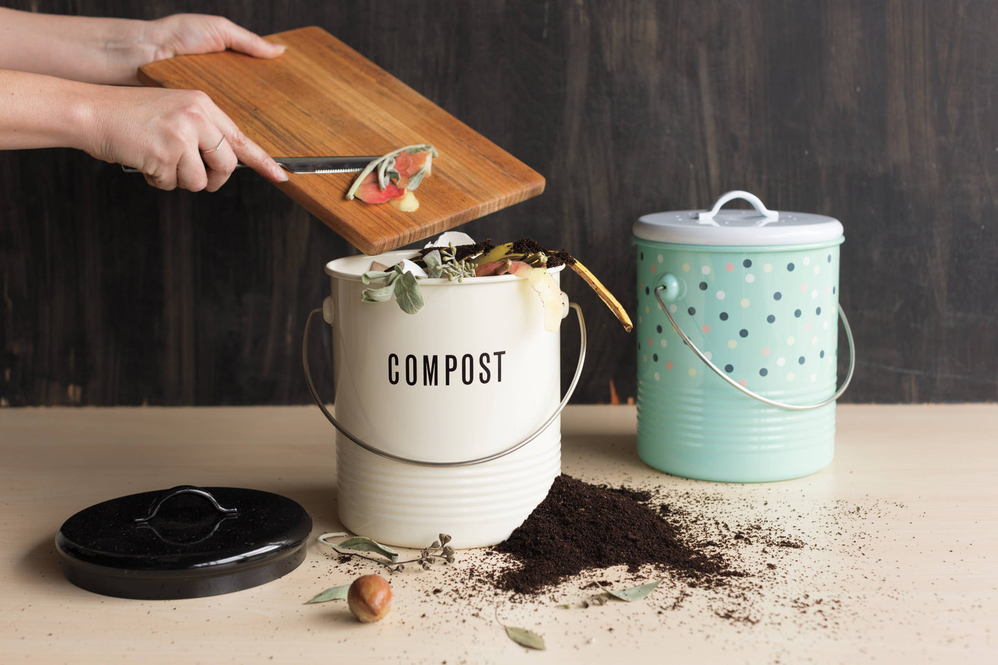 Steel Compost Bin Vintage Ivory 1.25 Gallon