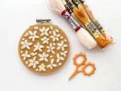 Small Flower scissors, tiny embroidery scissors