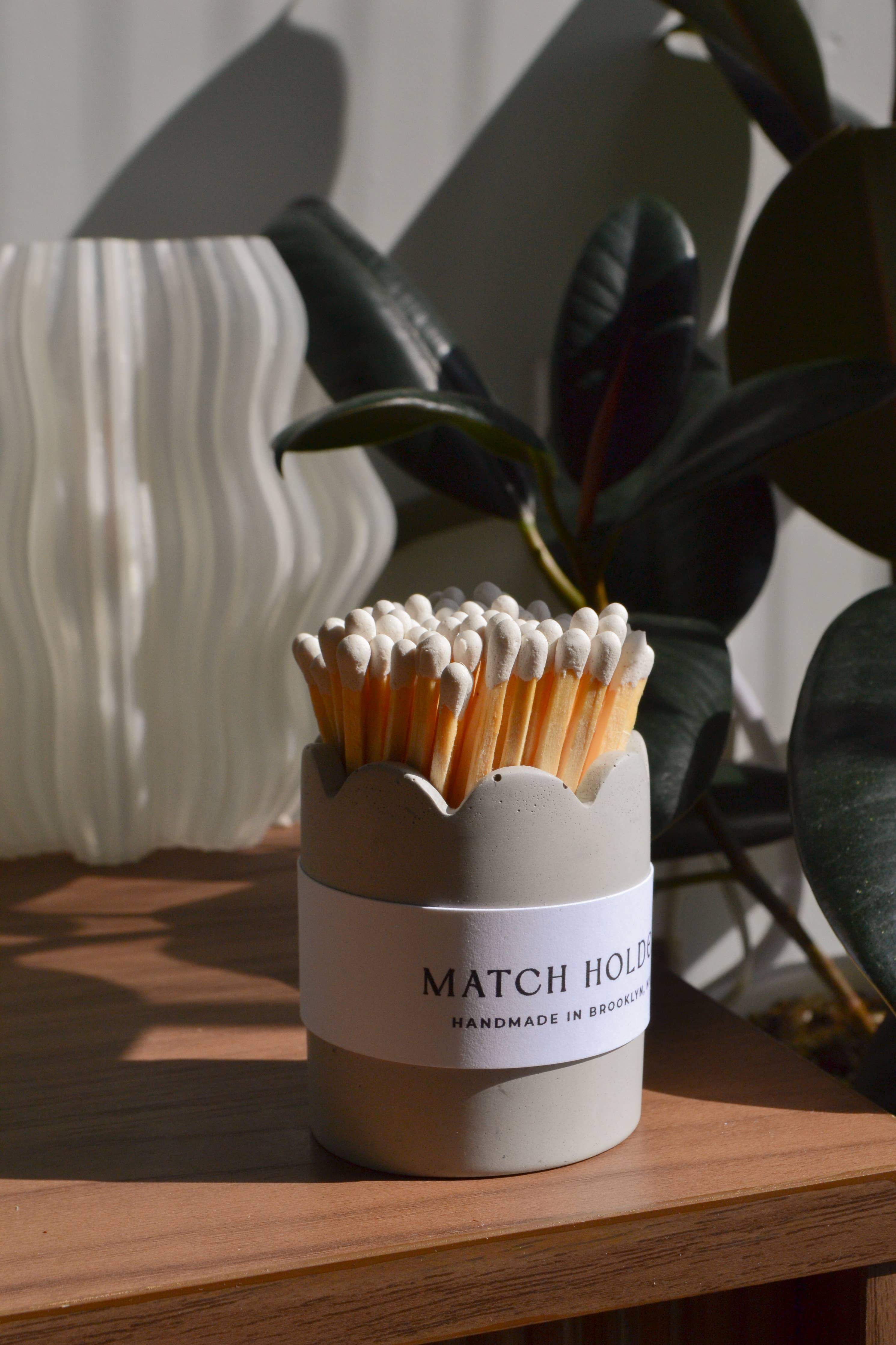 Scallop Match Pot with Match Striker