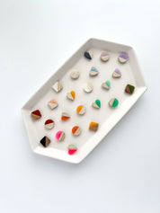 Circle magnetic needle minder, needle magnet