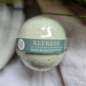 Gnat & Bee Refresh : Bath Bomb