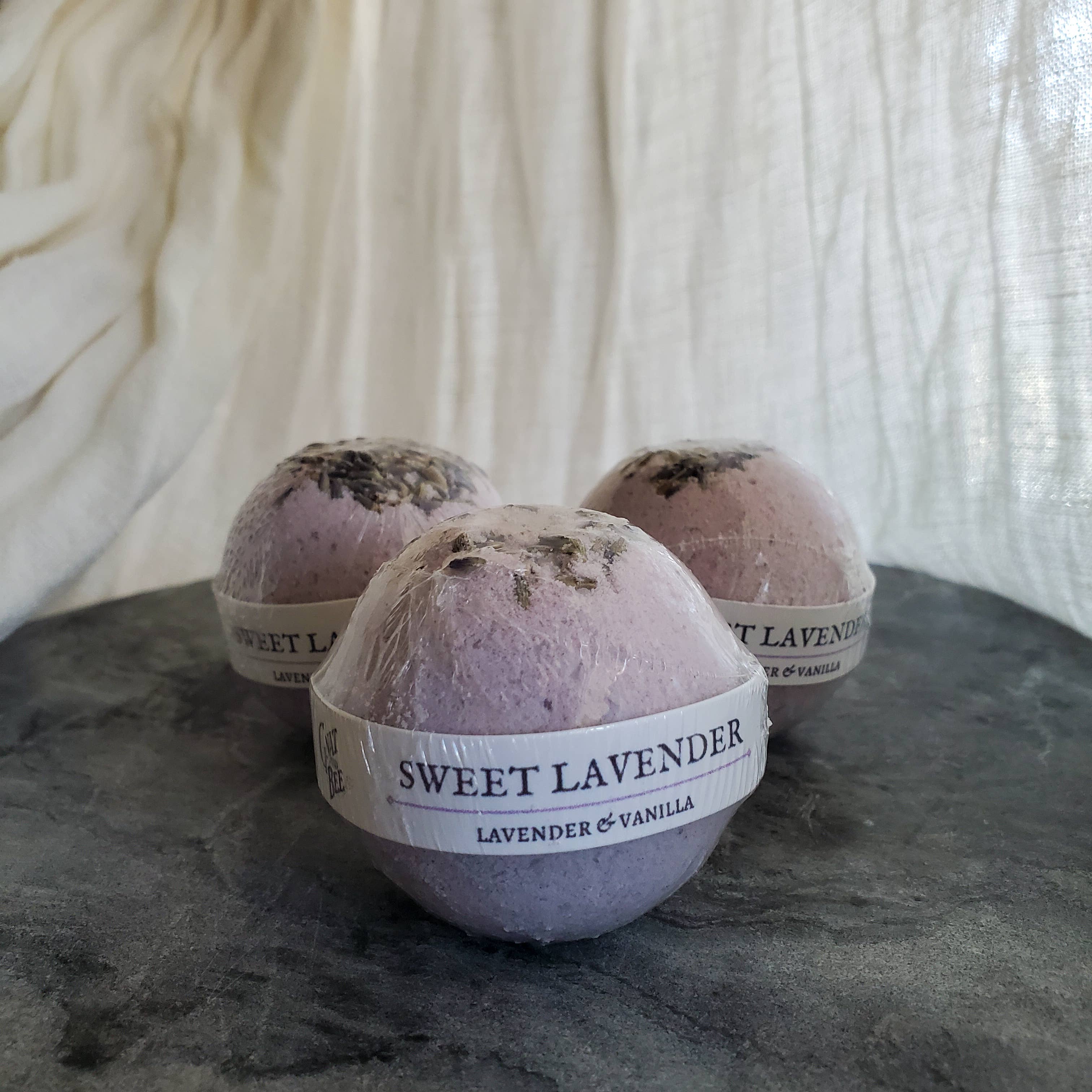 Gnat & Bee Sweet Lavender | Natural Bath Bomb