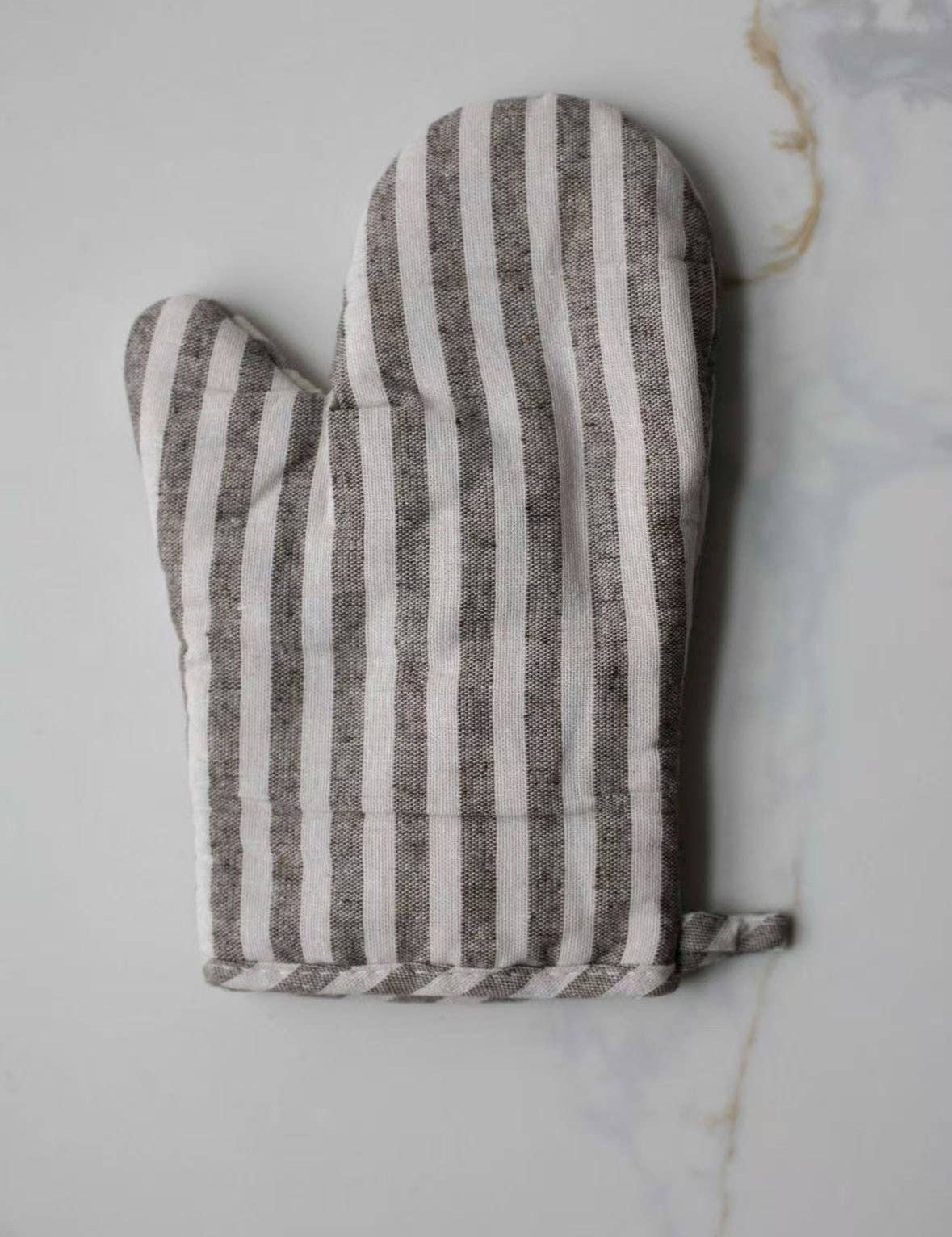 Stripe Oven Mitt