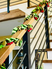 Christmas Decor Garland - Mistletoe