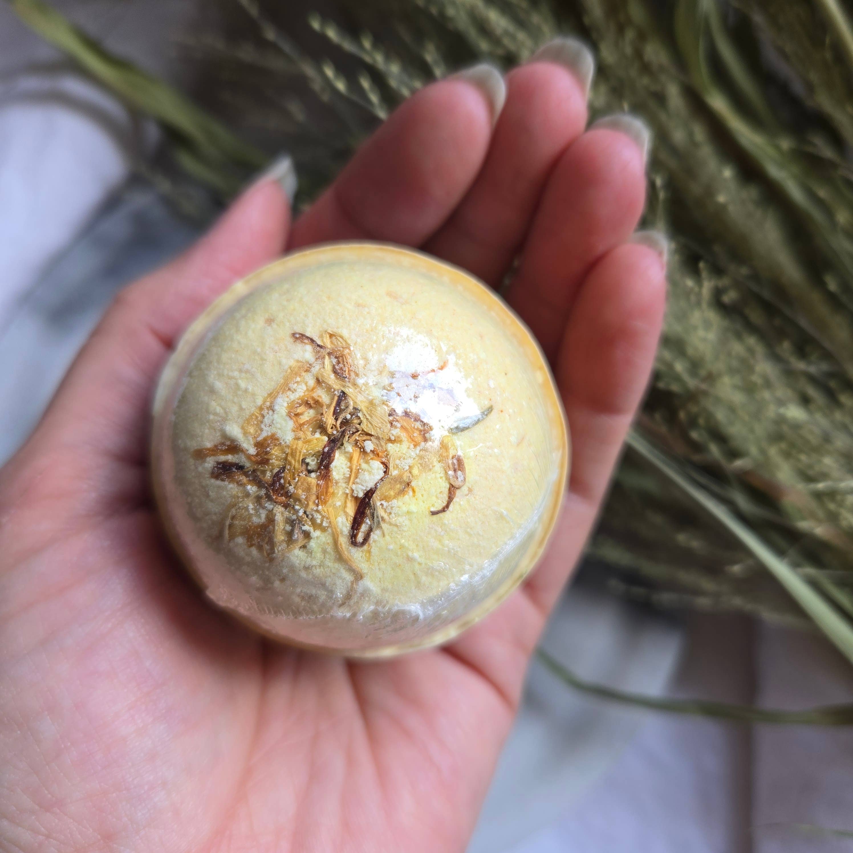 Gnat & Bee Sun Dancer Bath Bomb