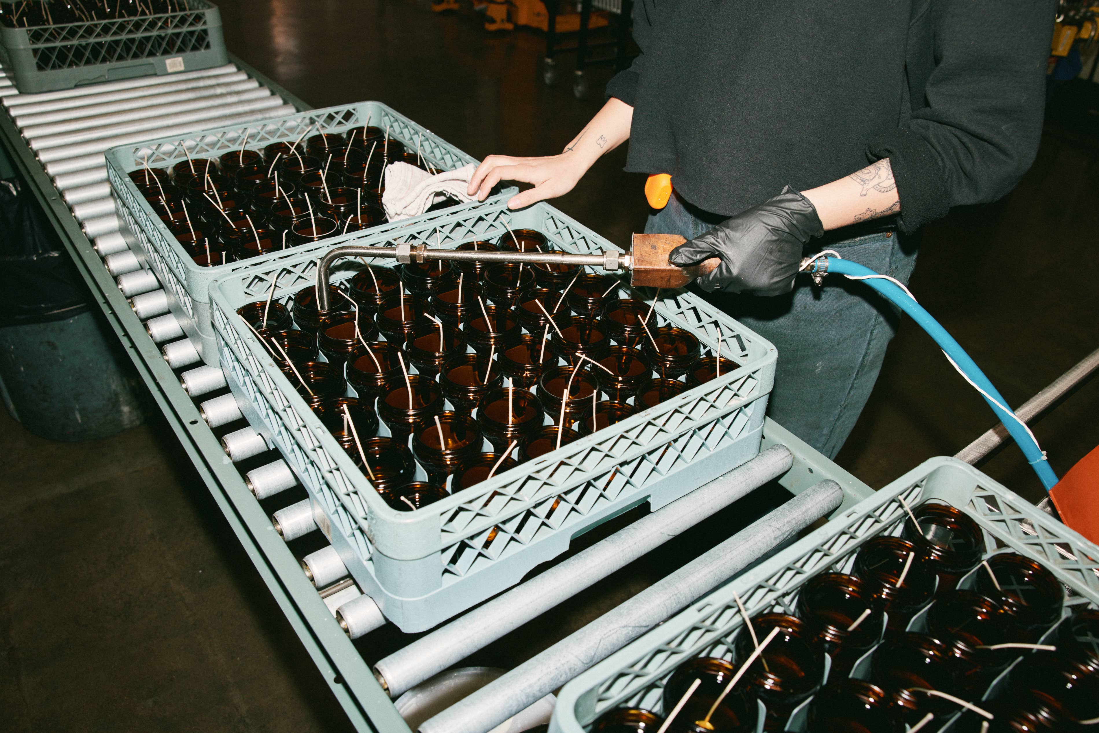 P.F. Candle Co. Teakwood & Tobacco - 7.2 oz Standard Soy Candle