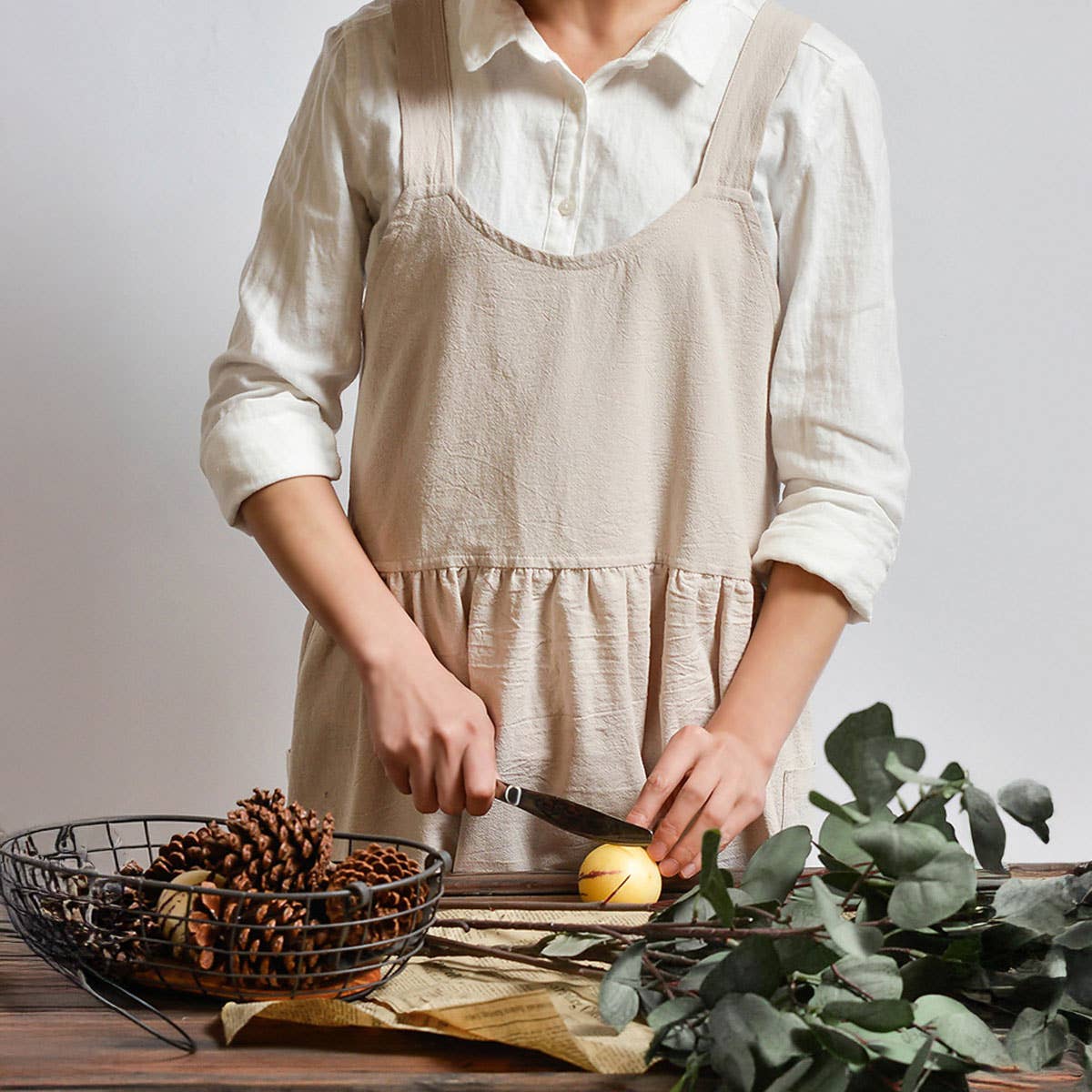 Solid color art cotton linen Aprons with pockets_CWMM3293