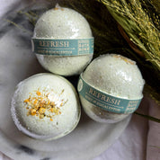 Gnat & Bee Refresh : Bath Bomb