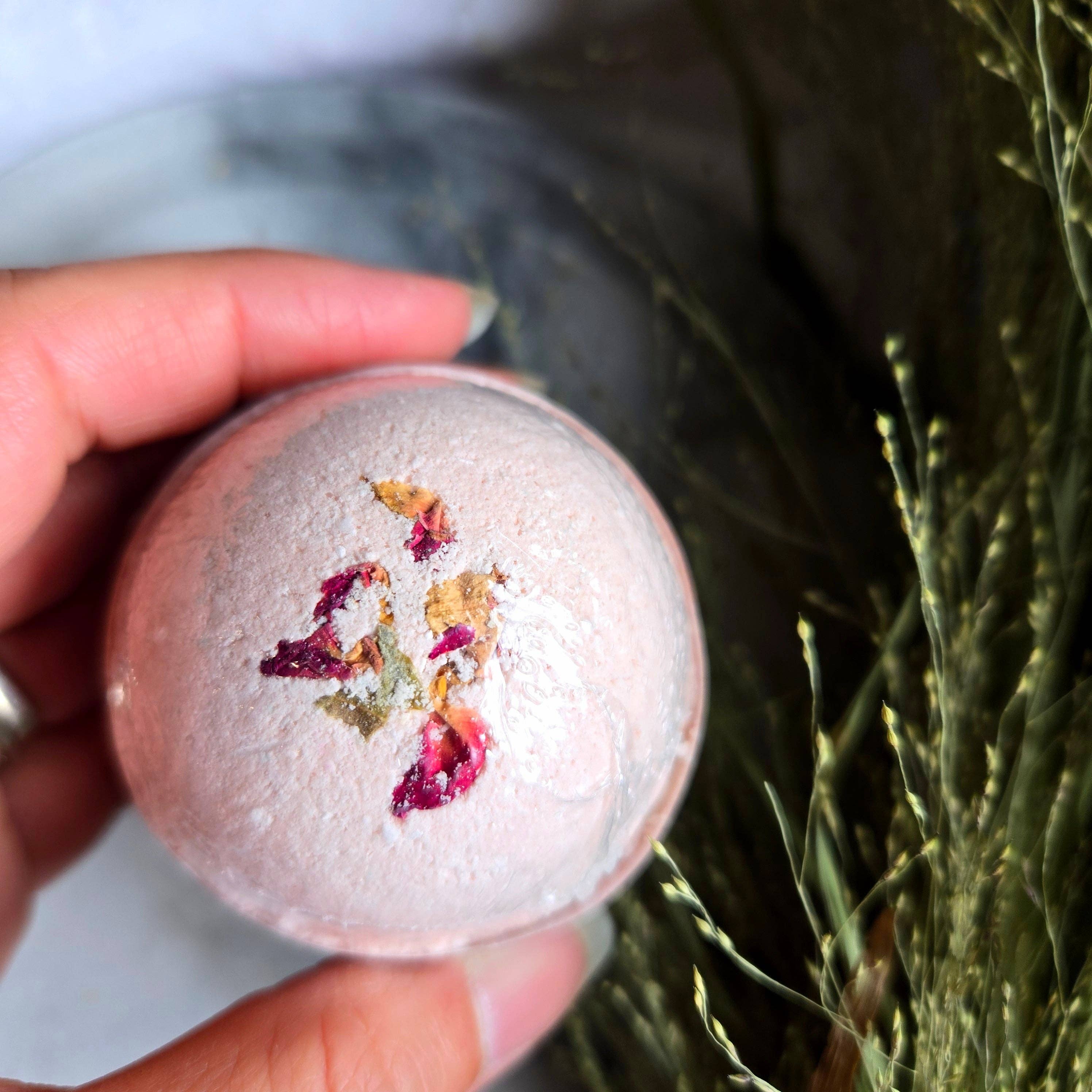 Gnat & Bee Ruby Patchouli: Bath Bomb