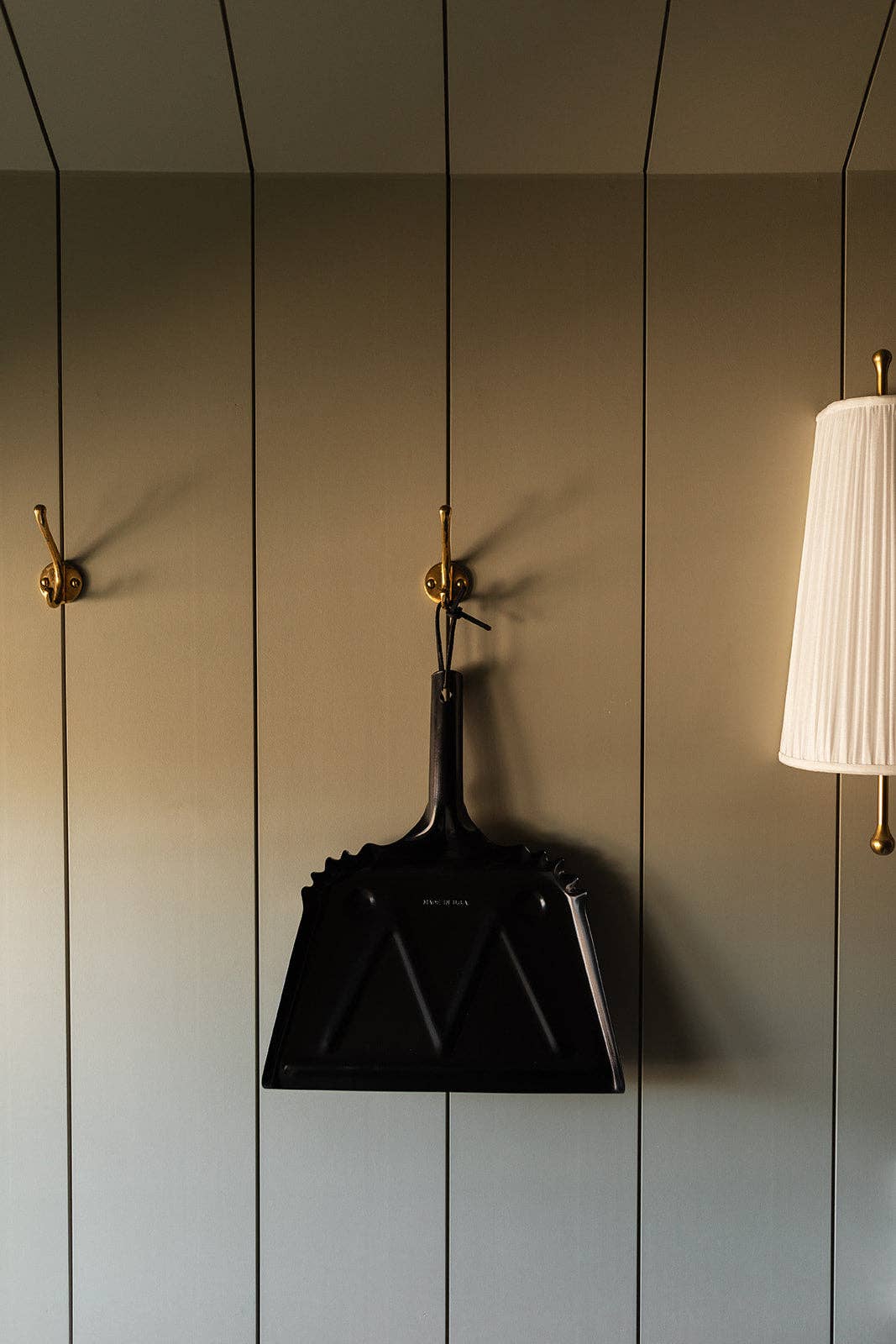 The Farmhouse Dustpan