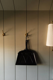 The Farmhouse Dustpan