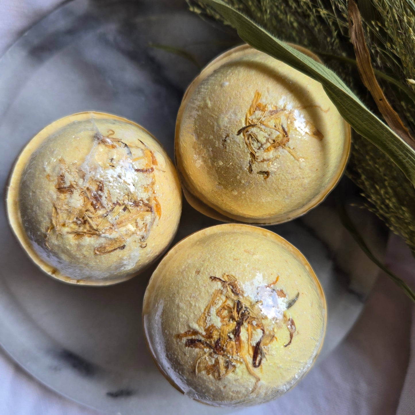 Gnat & Bee Sun Dancer Bath Bomb