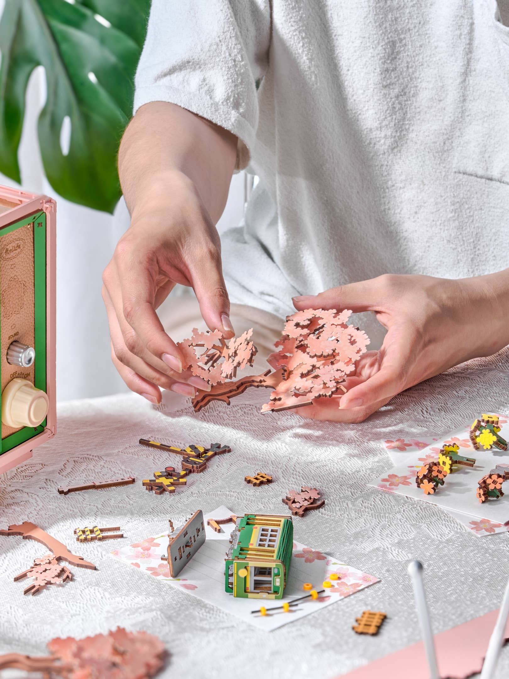 DIY Mechanical Music Box: Sakura Dreamy Tour