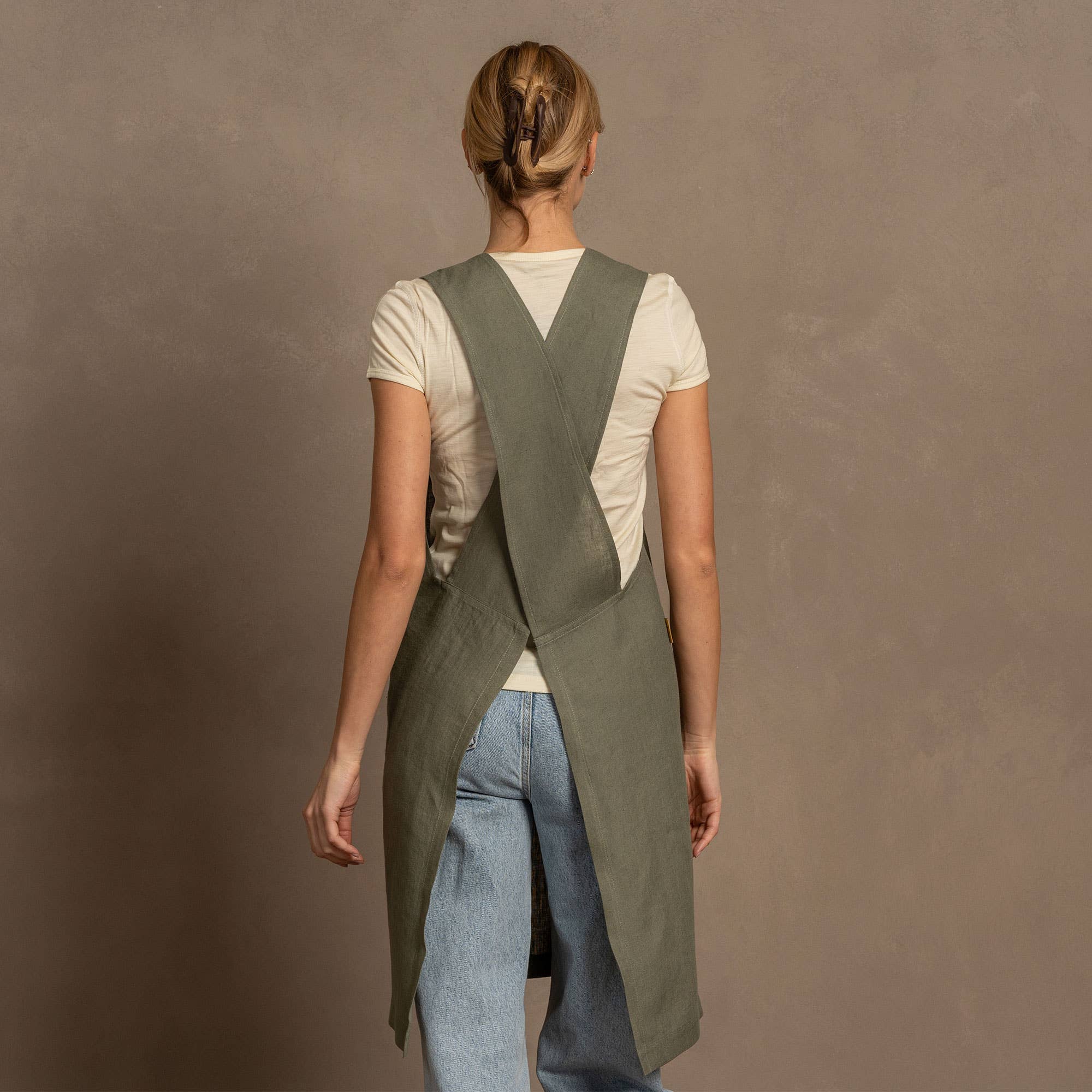 Linen Cross-Back Apron / Stone Green- S/M
