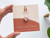 Heart magnetic needle minder, needle magnet