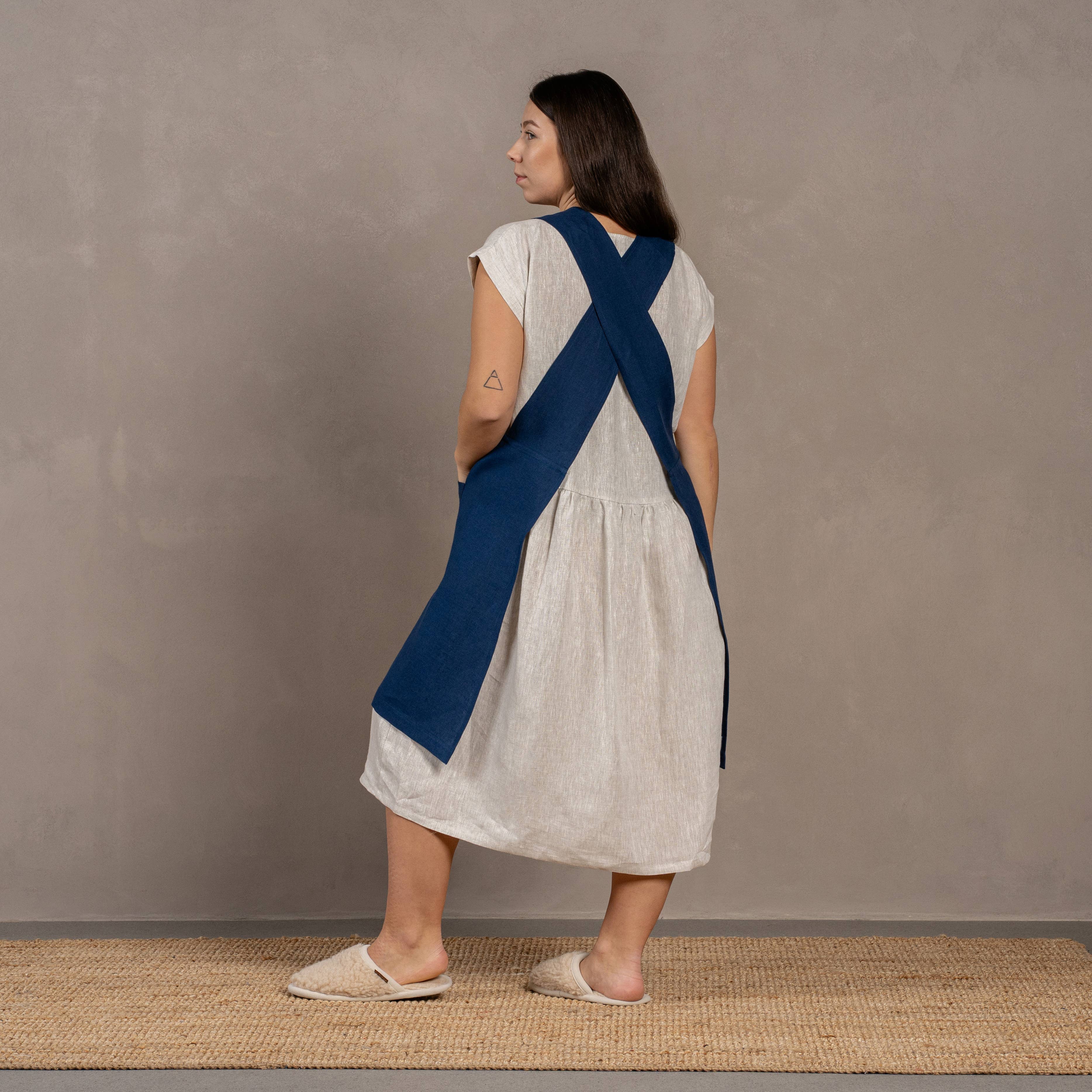 Linen Cross-Back Apron / Storm Blue- S/M