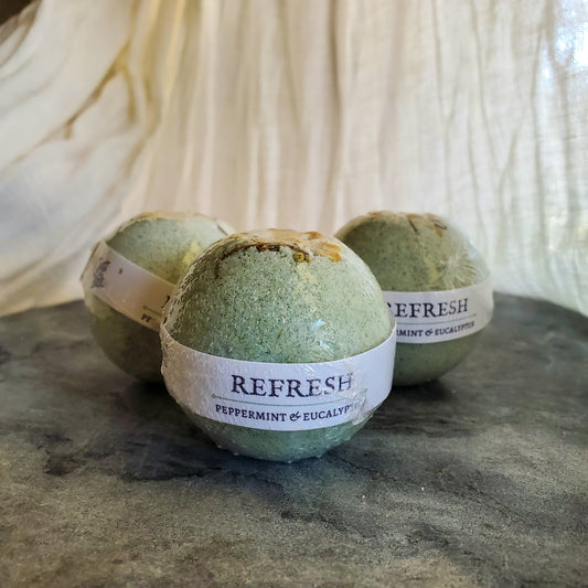 Gnat & Bee Refresh | Natural Bath Bomb