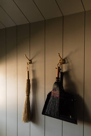 The Farmhouse Dustpan