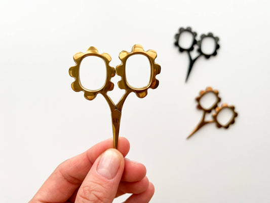 Small Gold Flower Scissors, Tiny Needlecraft Scissors