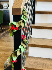Christmas Decor Garland - Mistletoe