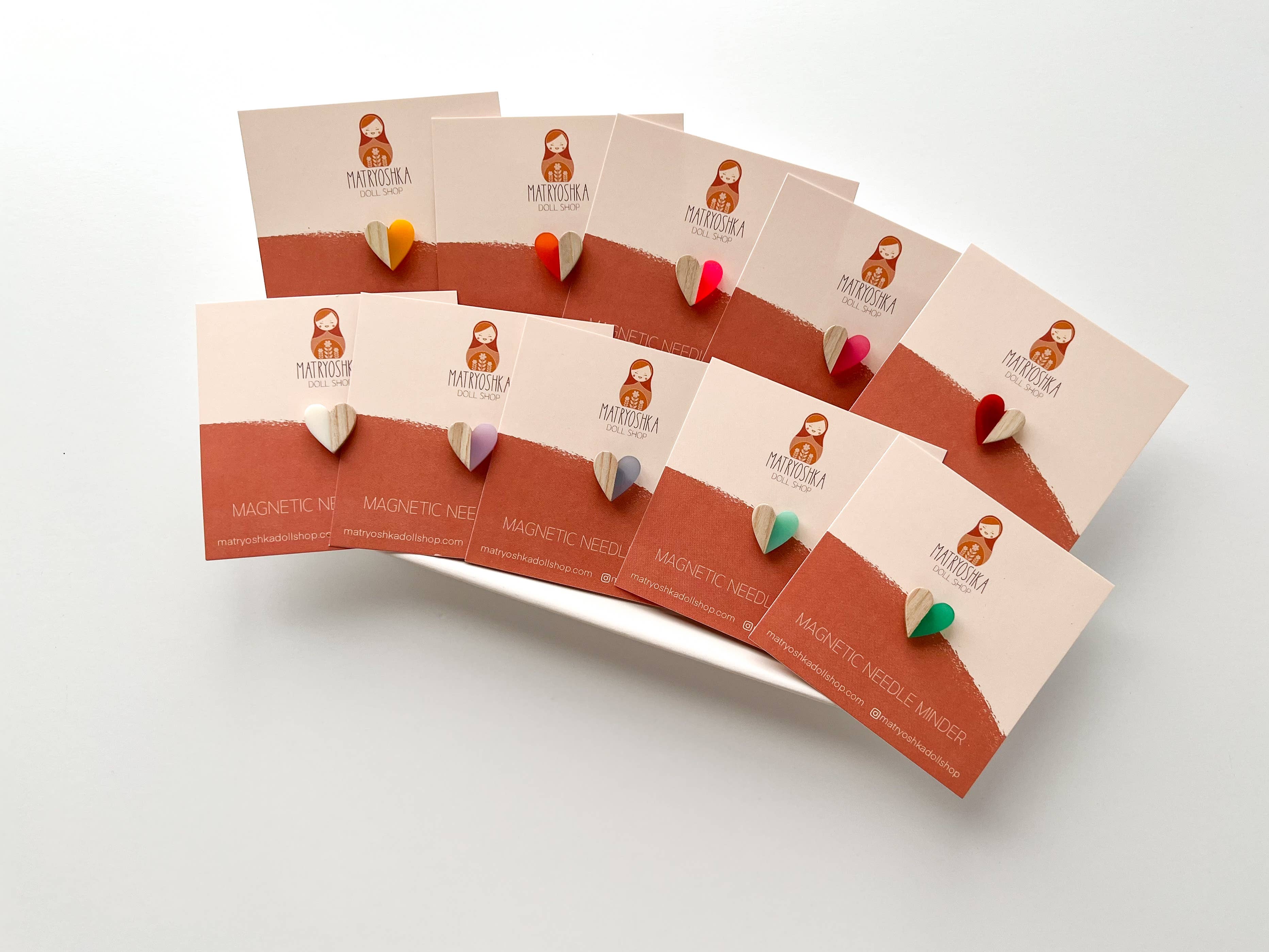 Heart magnetic needle minder, needle magnet