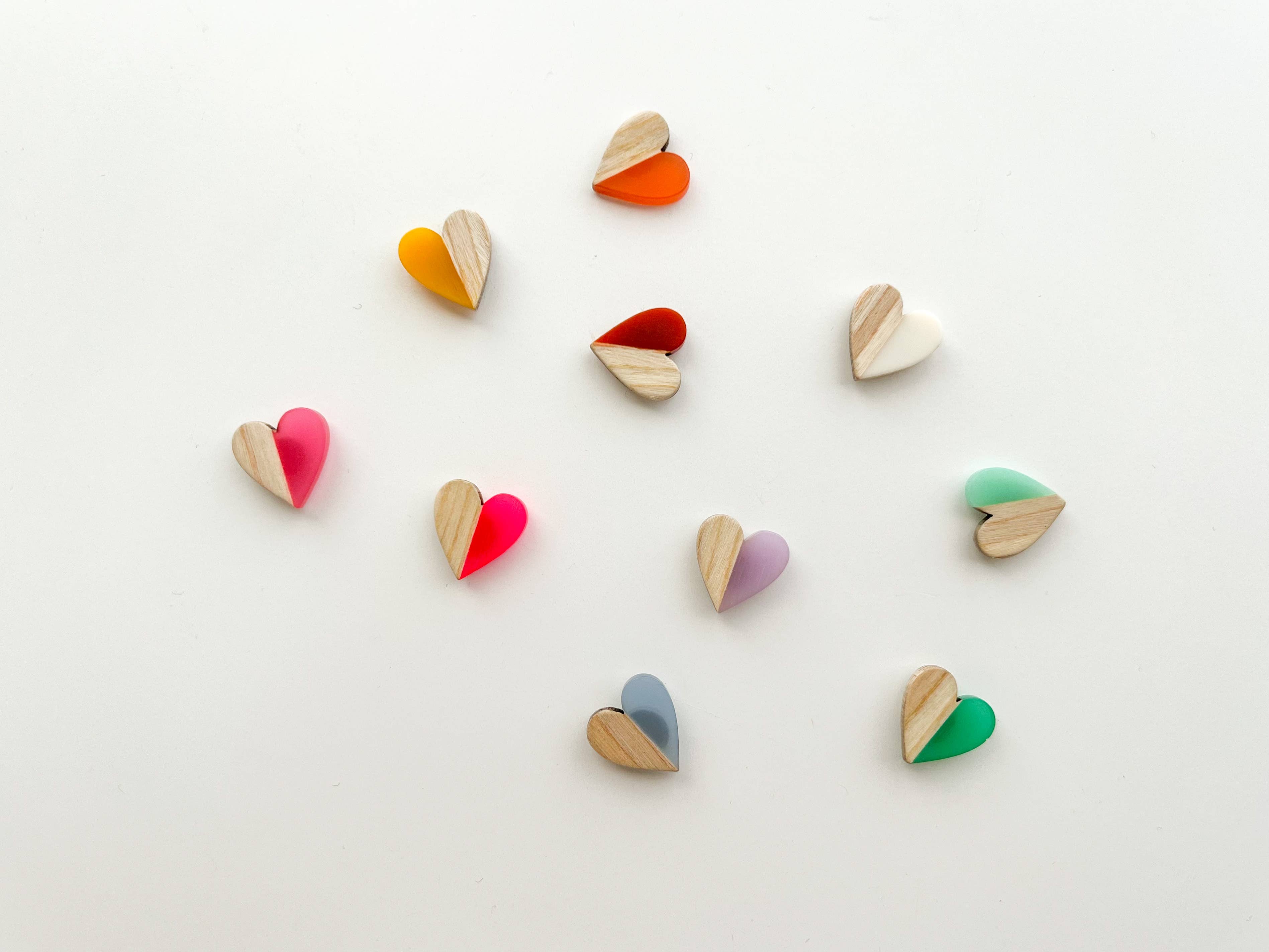 Heart magnetic needle minder, needle magnet