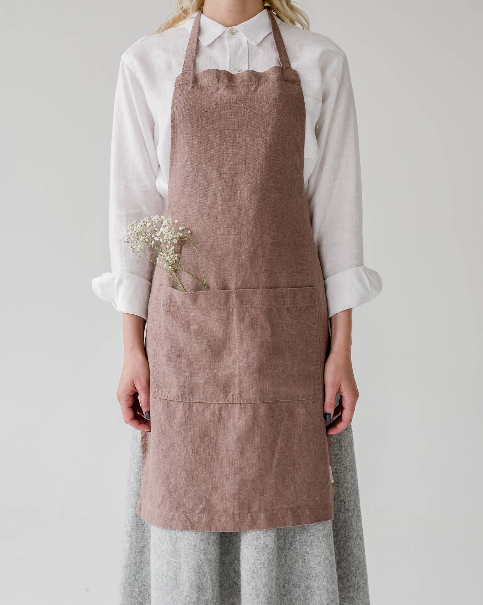Linen Tales Daily Apron- Ashes of Roses