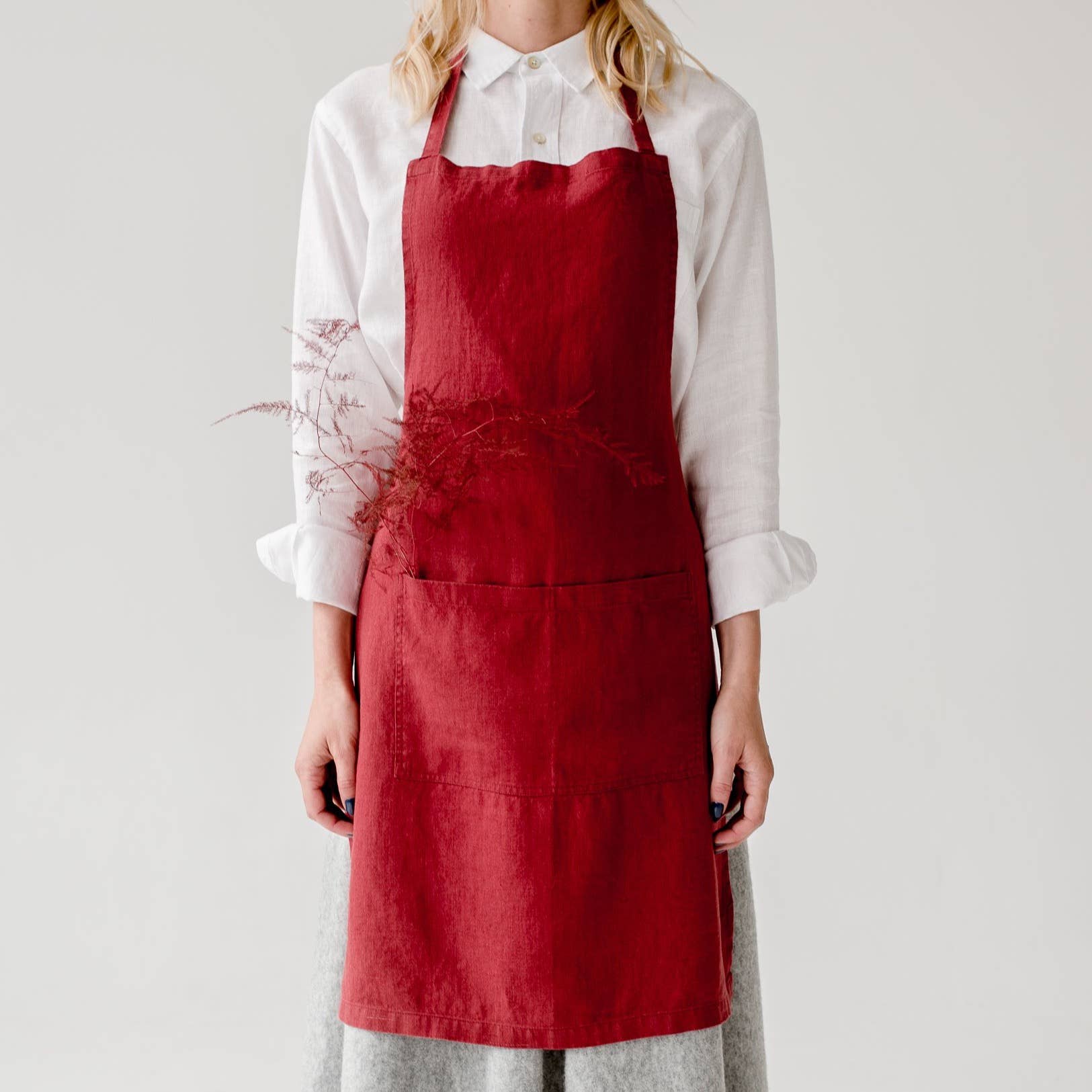 Linen Tales Daily Apron- Red Pear